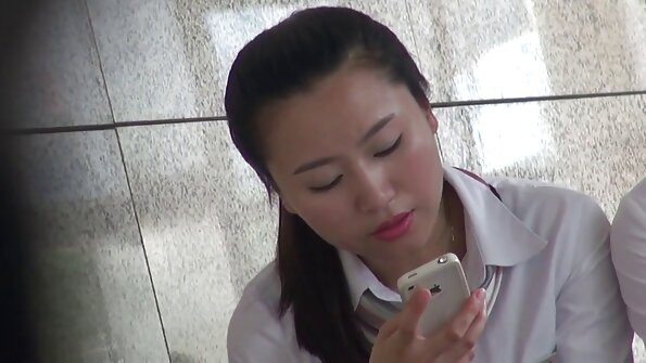 Diva lucah yang sombong dalam pakaian dalam panas lebih suka bercinta yang baik
